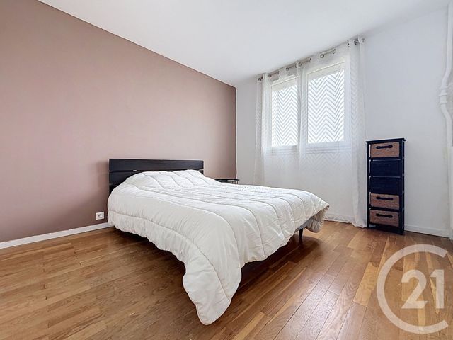 Appartement F3 à louer - 3 pièces - 62.7 m2 - ST ANDRE LES VERGERS - 10 - CHAMPAGNE-ARDENNE - Century 21 Martinot Immobilier