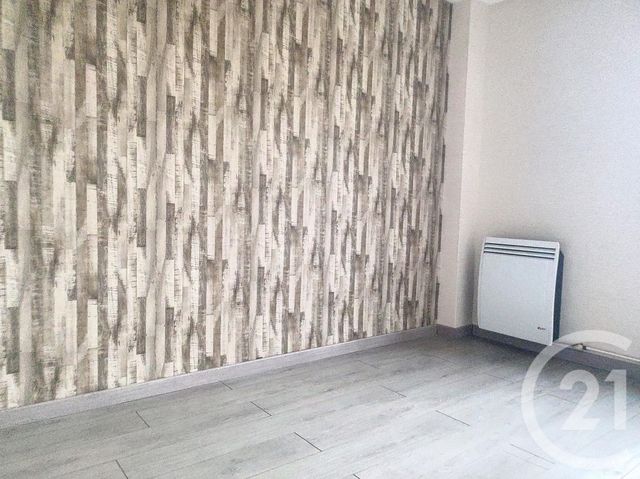 Appartement T3 à louer - 3 pièces - 49.05 m2 - ST JULIEN LES VILLAS - 10 - CHAMPAGNE-ARDENNE - Century 21 Martinot Immobilier