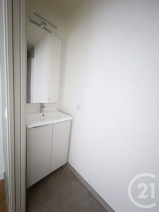 Appartement T1 à louer - 1 pièce - 20.86 m2 - TROYES - 10 - CHAMPAGNE-ARDENNE - Century 21 Martinot Immobilier