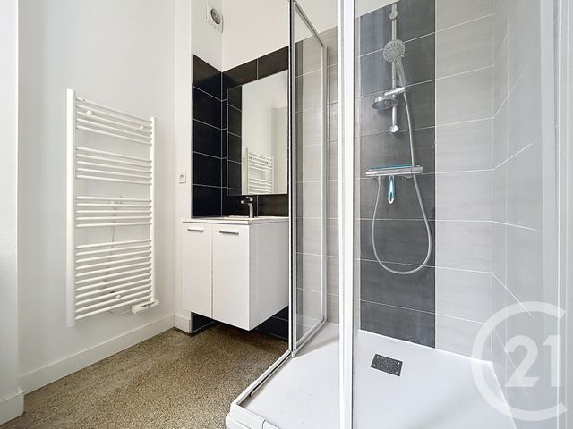 Appartement F2 à louer - 2 pièces - 49.5 m2 - STE SAVINE - 10 - CHAMPAGNE-ARDENNE - Century 21 Martinot Immobilier