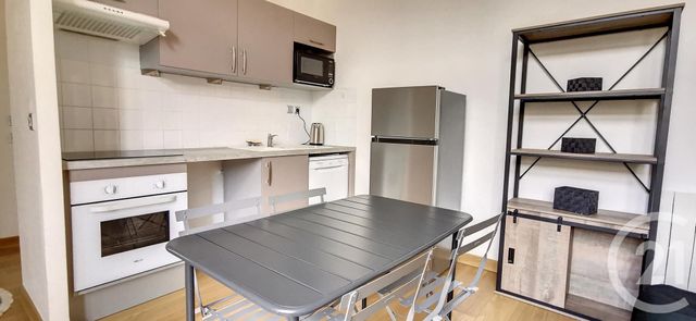 Appartement F2 à louer - 2 pièces - 43.0 m2 - TROYES - 10 - CHAMPAGNE-ARDENNE - Century 21 Martinot Immobilier