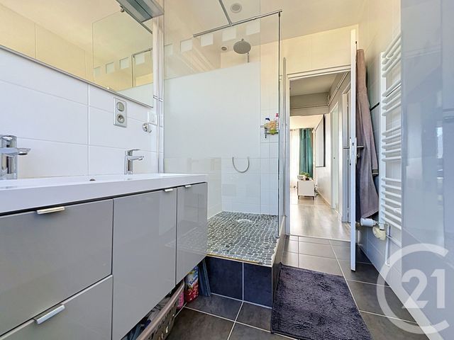 Appartement à vendre - 3 pièces - 55.0 m2 - STE SAVINE - 10 - CHAMPAGNE-ARDENNE - Century 21 Martinot Immobilier