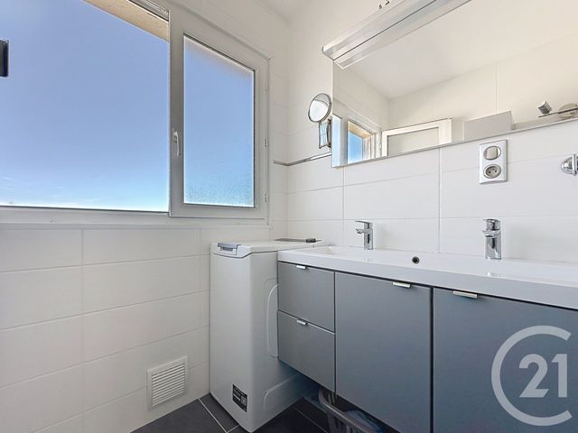 Appartement à vendre - 3 pièces - 55.0 m2 - STE SAVINE - 10 - CHAMPAGNE-ARDENNE - Century 21 Martinot Immobilier