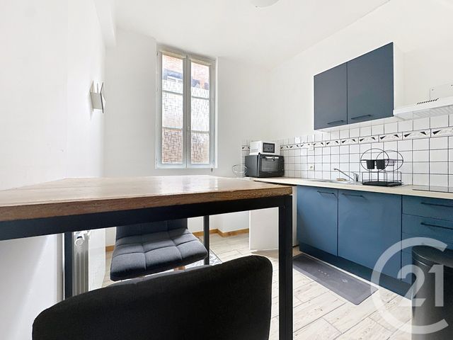 Appartement F1 à louer - 1 pièce - 27.0 m2 - TROYES - 10 - CHAMPAGNE-ARDENNE - Century 21 Martinot Immobilier