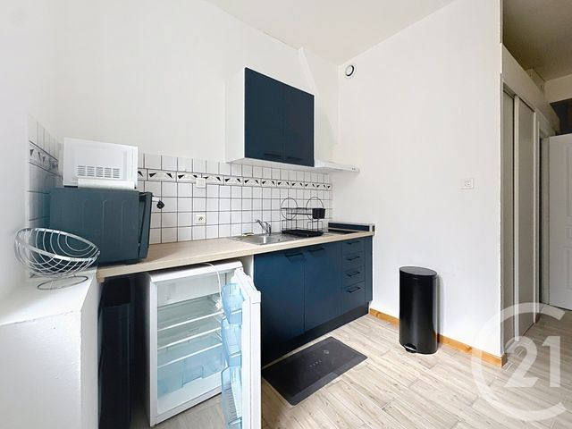 Appartement F1 à louer - 1 pièce - 27.0 m2 - TROYES - 10 - CHAMPAGNE-ARDENNE - Century 21 Martinot Immobilier