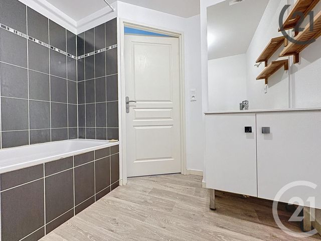Appartement à vendre - 3 pièces - 60.59 m2 - TROYES - 10 - CHAMPAGNE-ARDENNE - Century 21 Martinot Immobilier
