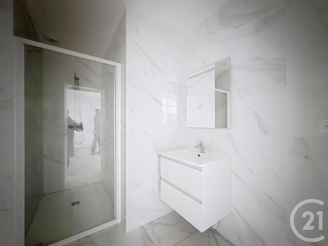 Appartement T3 à louer - 3 pièces - 70.3 m2 - TROYES - 10 - CHAMPAGNE-ARDENNE - Century 21 Martinot Immobilier