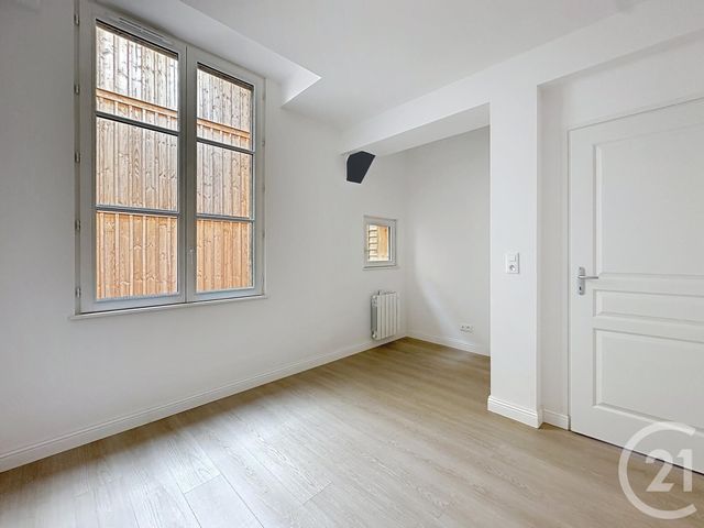 Appartement T3 à louer - 3 pièces - 70.3 m2 - TROYES - 10 - CHAMPAGNE-ARDENNE - Century 21 Martinot Immobilier