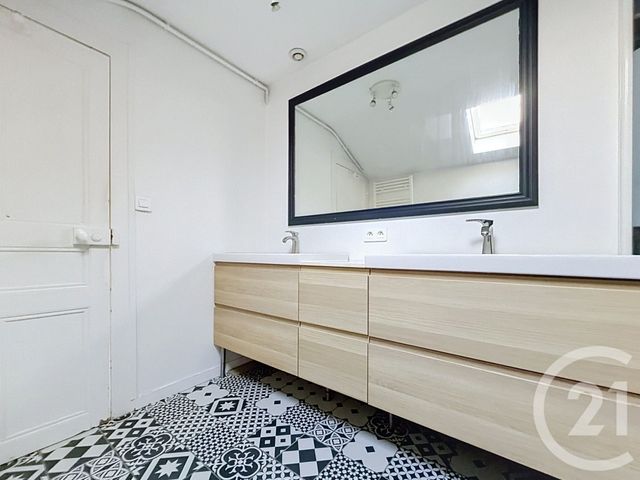 Appartement F3 à louer - 3 pièces - 99.75 m2 - TROYES - 10 - CHAMPAGNE-ARDENNE - Century 21 Martinot Immobilier