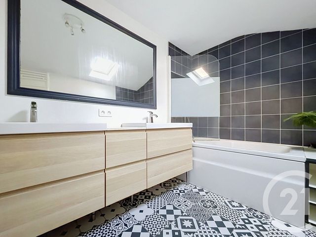 Appartement F3 à louer - 3 pièces - 99.75 m2 - TROYES - 10 - CHAMPAGNE-ARDENNE - Century 21 Martinot Immobilier
